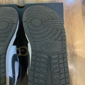 Nike Men's Black and White Sneakers